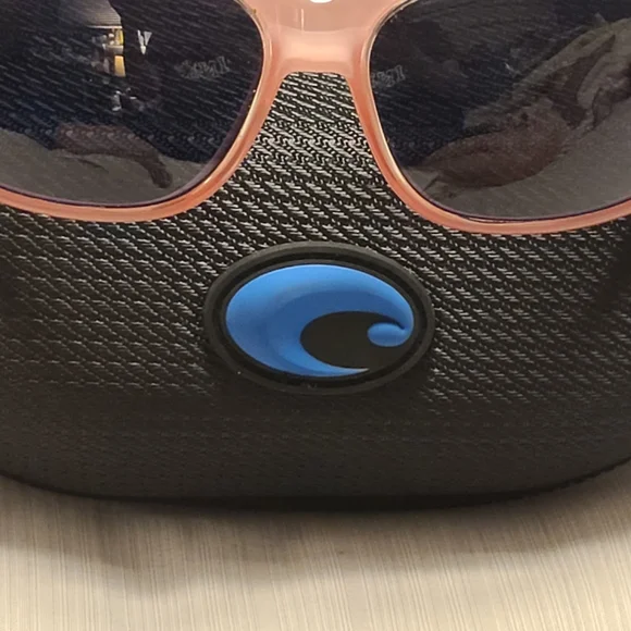 Costa Del Mar Sunglasses - Picture 4 of 8